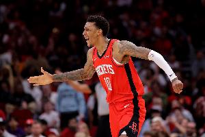 从从容容！小贾巴里15中7得到20分4板3助2帽 三分9中4