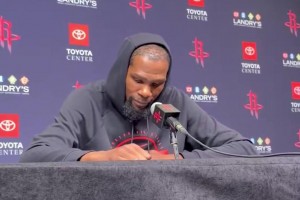 杜兰特谈阿德巴约83分：这实在太疯狂了，这是极其伟大的成就！