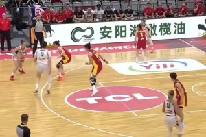 中国防不住对方外线！比利时三分球狂飙35球命中15球！