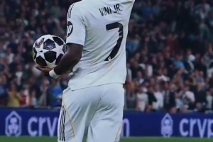 点球不进被黑惨！TNT镜头显示维尼修斯示意巴尔韦德过来罚点球