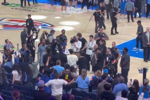 破纪录之夜+连续中投拿下胜利！SGA赛后和家人庆祝~