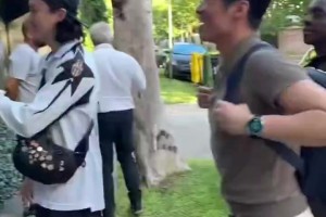 爷青回！看到特维斯、埃弗拉和朴智星同框，思绪瞬间回到曼联~