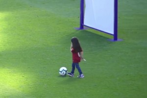 红魔精神！当时快退役的鲁尼，仍然用行动诠释那该死的足球魅力