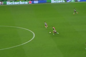 8强战对阵葡体！还记得马丁内利差点打进普斯卡什进球吗？