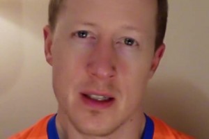 克雷桑踢后卫？进攻全靠越位？英国足球哥：泰山队你长点心吧！